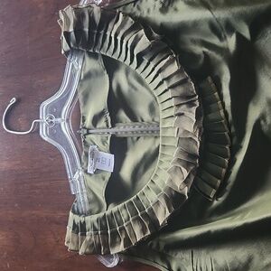Oscar de la Renta 100% Silk Olive Green Vintage Ruffled Shell Size 8
